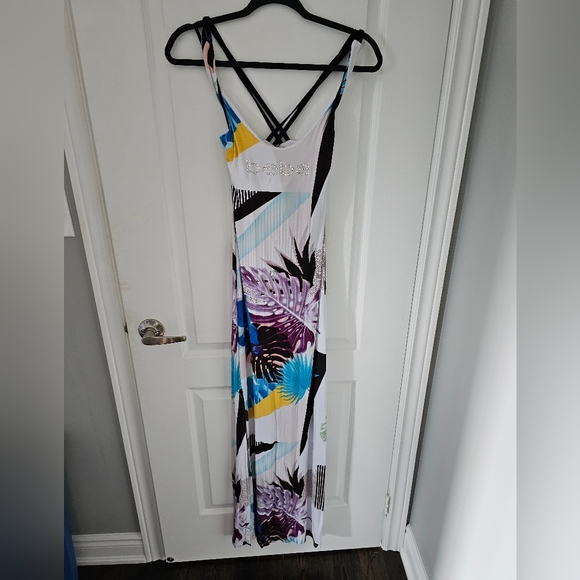 Dresses & Skirts - Dress 👗